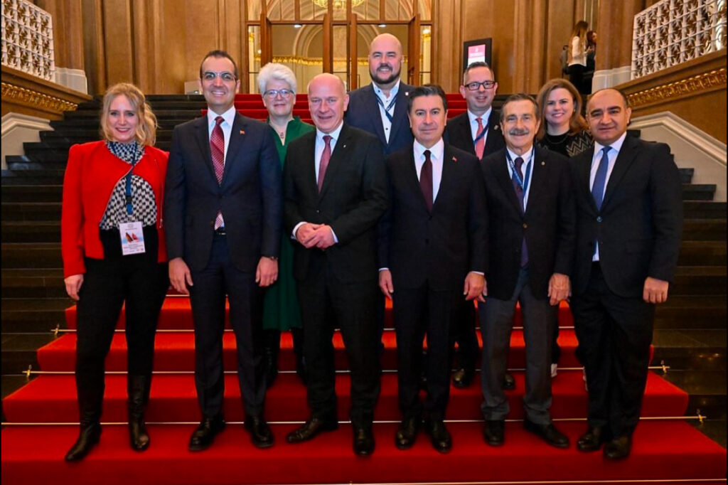 Städtepartnerschaftskonferenz Berliner Bezirke anlässlich 35 Jahre Berlin-Istanbul im Roten Rathaus